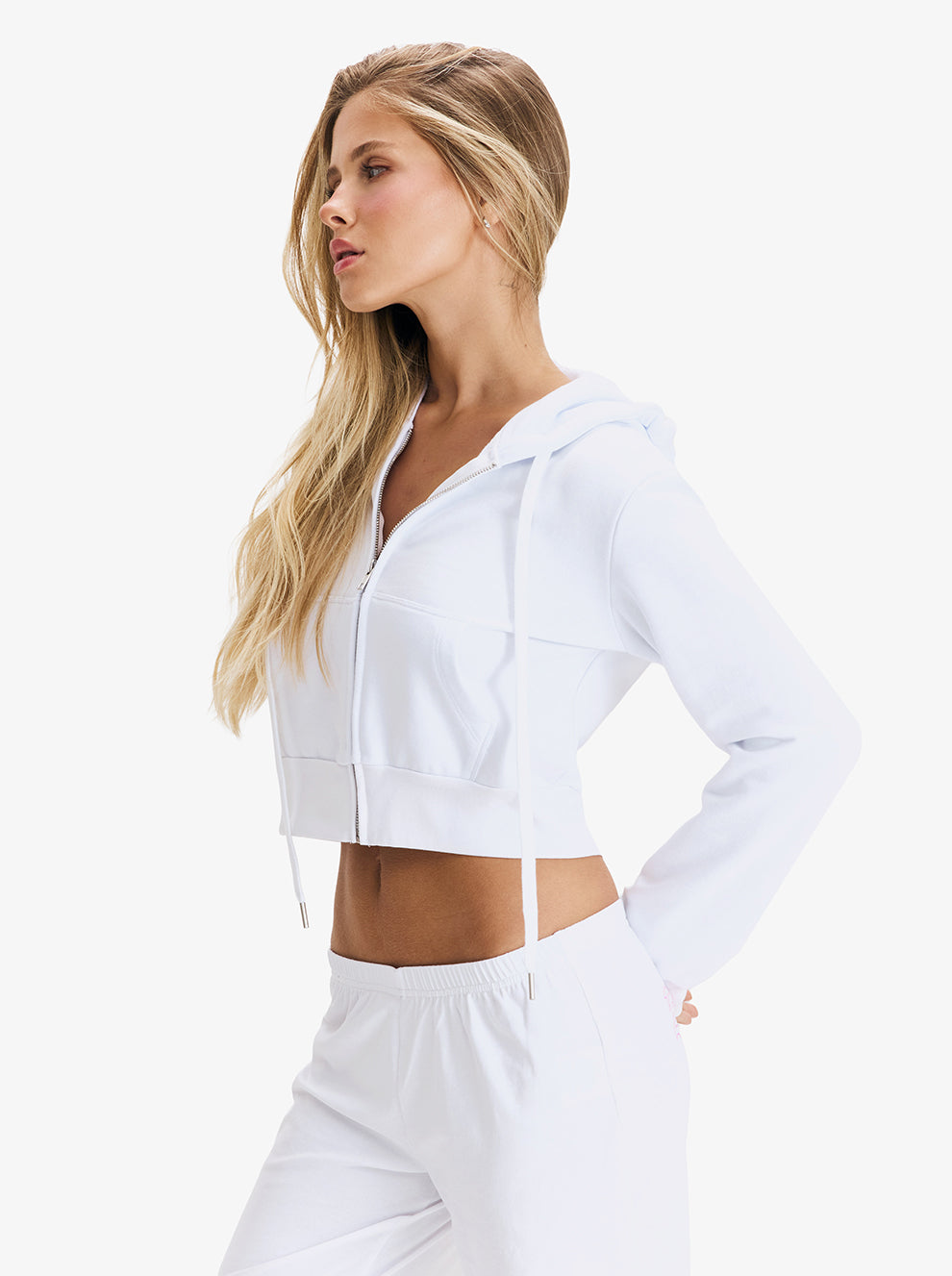 קפוצ'ון   Zip Crop