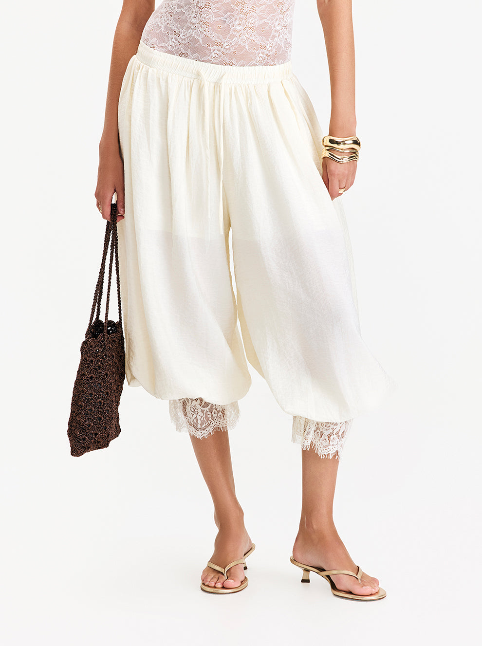 מכנסים בגזרה רחבה עם תחרה Lace Hem Pants