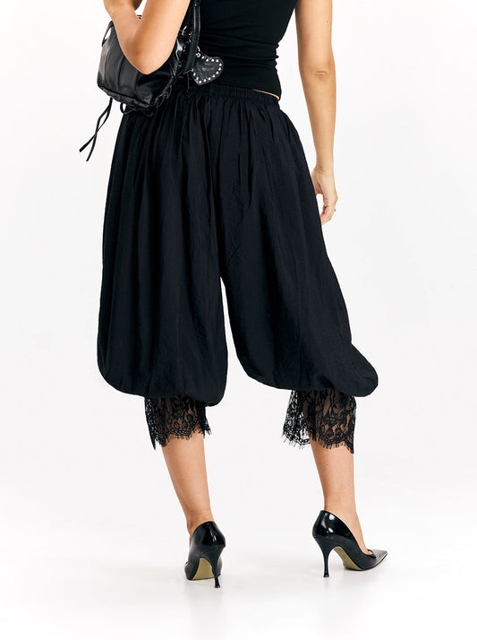 מכנסים בגזרה רחבה עם תחרה Lace Hem Pants