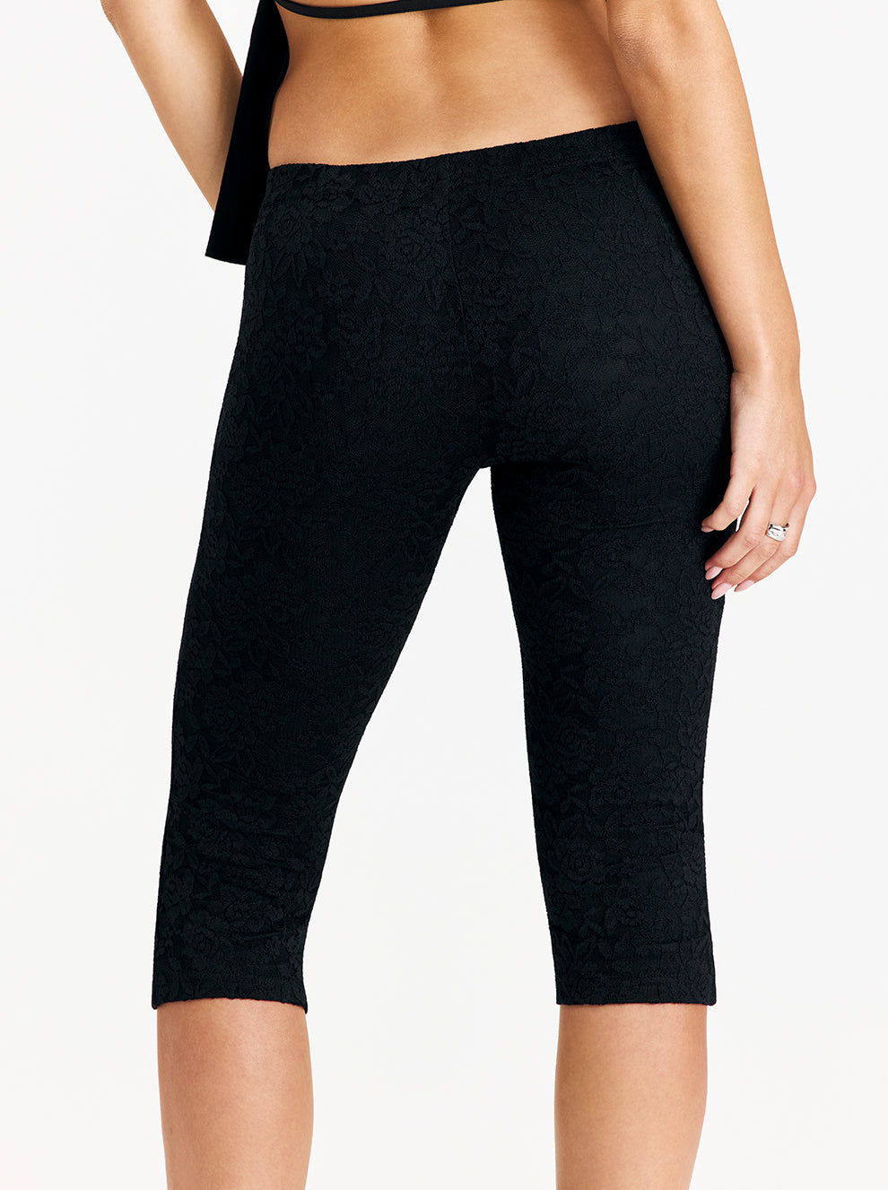 טייץ תחרה קפרי Lace Capri
